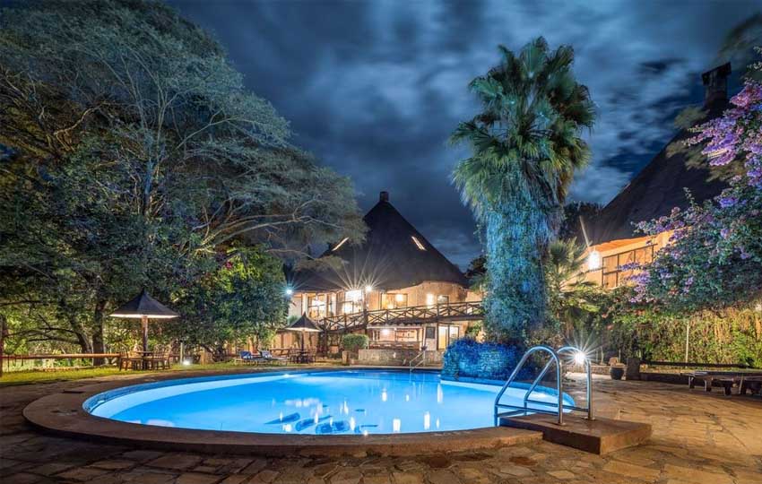 Mara Sopa Swimming Pool